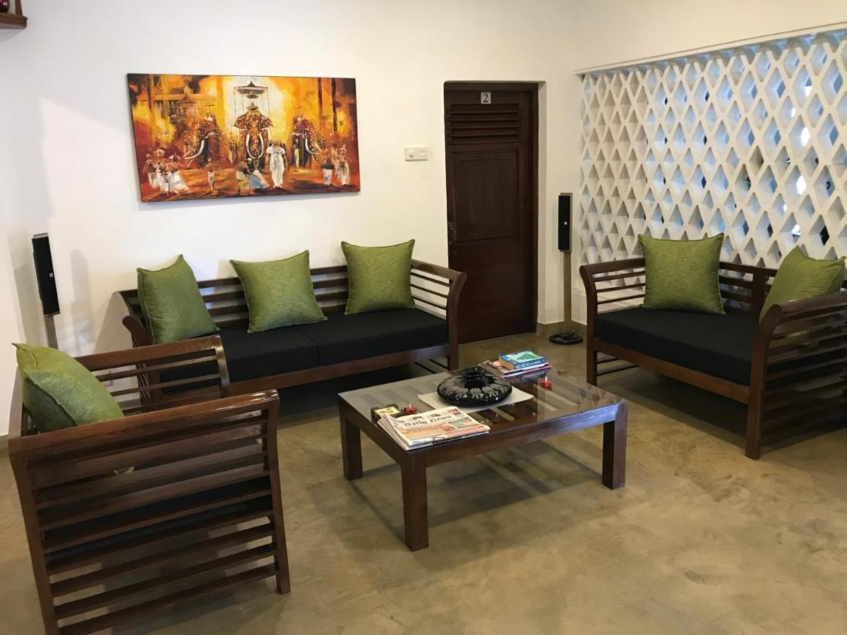 Dions Guest House Negombo Exterior foto